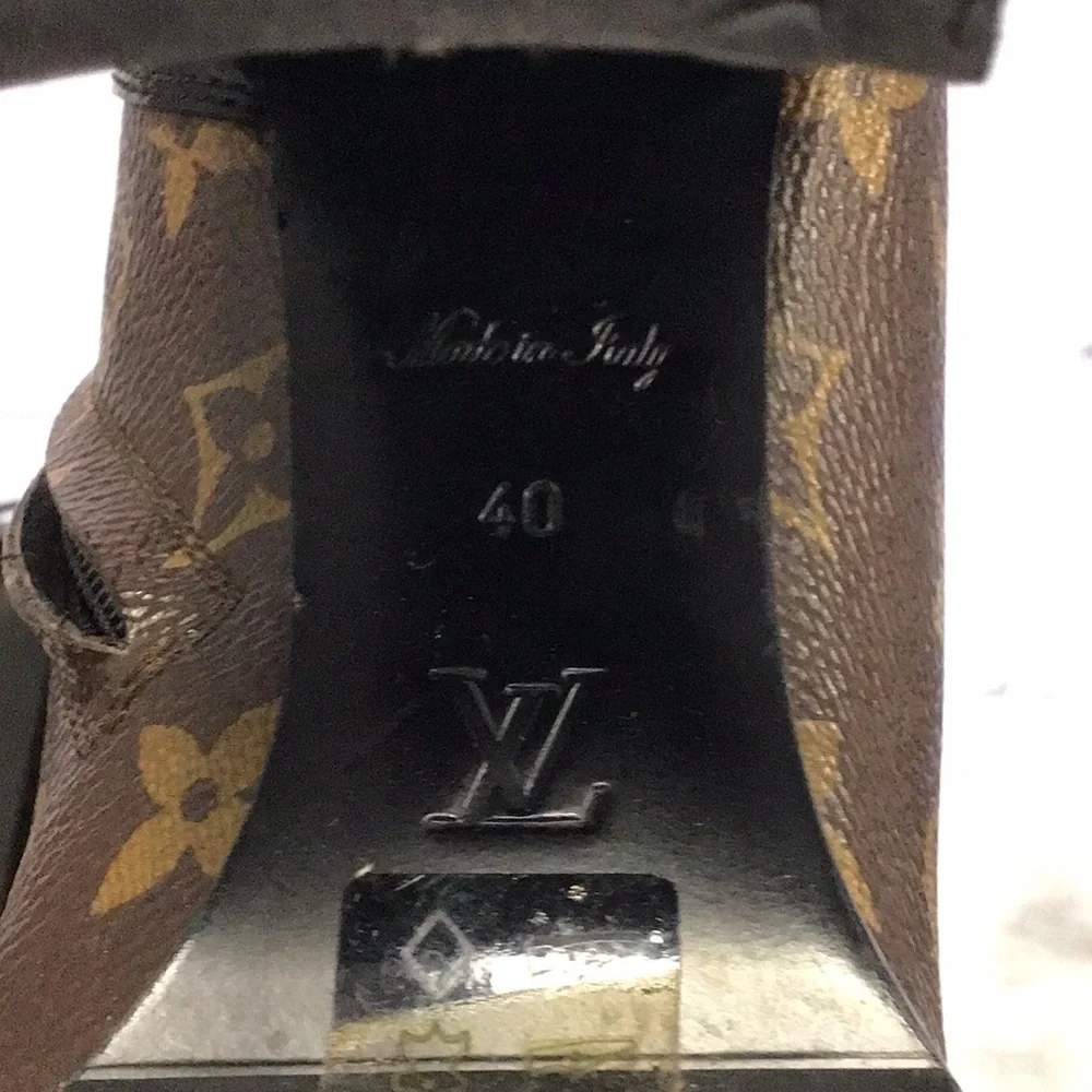 Louis Vuitton Star Trail Ankle Boots size 10
